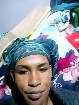 Snapshot of phiwe22 chatting on 07-10-26, 11:27 phiwe22 online show from 07-10-26, 11:27