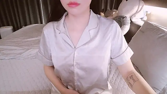 Snapshot of SungkyunnKwan chatting on 05-26-26, 10:13 SungkyunnKwan online show from 05-26-26, 10:13