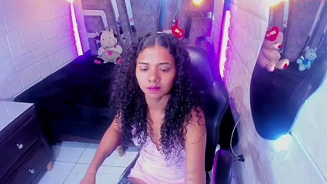 Snapshot of EmmyCarteer chatting on 07-16-26, 01:52 EmmyCarteer online show from 07-16-26, 01:52
