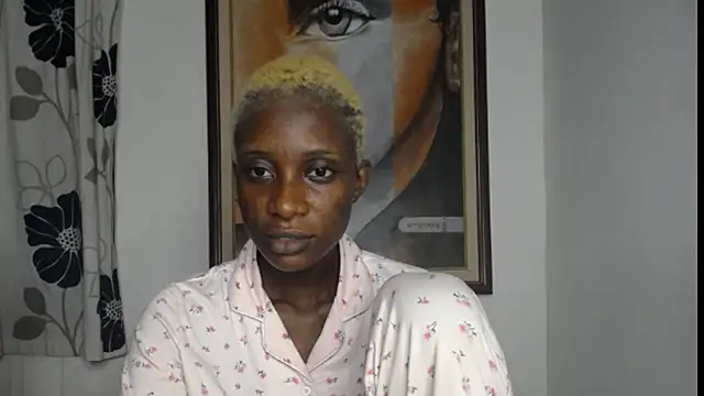 Snapshot of Ebonyslim_girl chatting on 07-10-26, 10:32 Ebonyslim girl online show from 07-10-26, 10:32