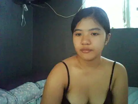 Snapshot of Loving_u19 chatting on 07-13-26, 04:45 Loving u19 online show from 07-13-26, 04:45