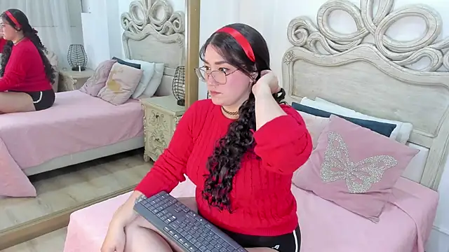 Snapshot of lesly_roseliss chatting on 07-12-26, 03:29 lesly roseliss online show from 07-12-26, 03:29