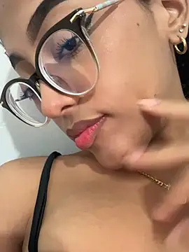 Snapshot of Kimy_lux chatting on 07-12-26, 02:12 Kimy lux online show from 07-12-26, 02:12