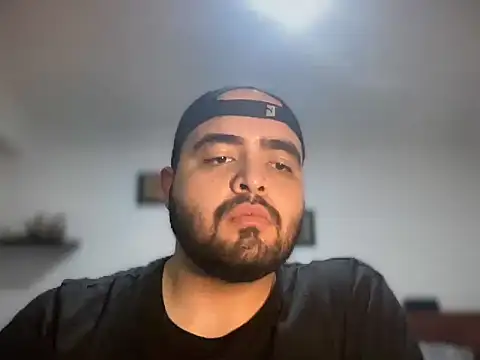 Snapshot of alejon08_ chatting on 07-12-26, 07:42 alejon08 online show from 07-12-26, 07:42