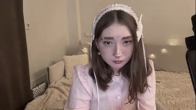 Snapshot of LolaPanzica chatting on 07-13-26, 12:15 LolaPanzica online show from 07-13-26, 12:15