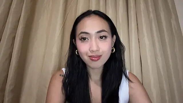 Snapshot of RisaBongartz chatting on 07-14-26, 12:11 RisaBongartz online show from 07-14-26, 12:11