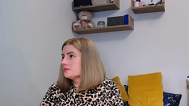 Snapshot of alisenties chatting on 09-17-25, 02:08 alisenties online show from 09-17-25, 02:08