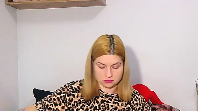 Snapshot of alisenties chatting on 02-22-26, 03:35 alisenties online show from 02-22-26, 03:35