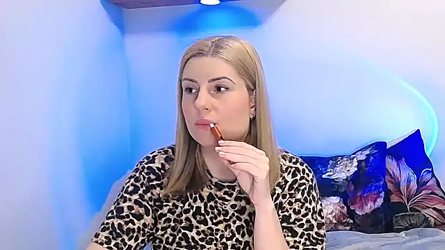 Snapshot of alisenties chatting on 04-29-26, 05:30 alisenties online show from 04-29-26, 05:30