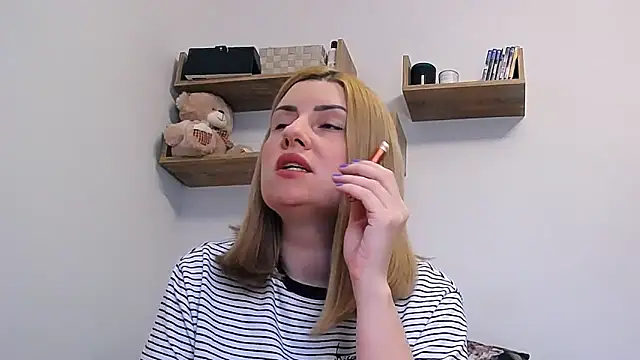 Snapshot of alisenties chatting on 03-15-26, 04:14 alisenties online show from 03-15-26, 04:14