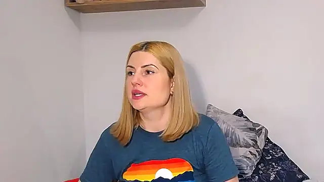 Snapshot of alisenties chatting on 02-15-26, 03:22 alisenties online show from 02-15-26, 03:22