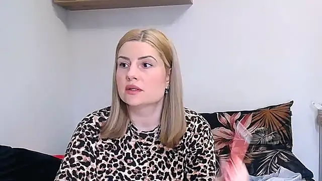 Snapshot of alisenties chatting on 04-05-26, 03:51 alisenties online show from 04-05-26, 03:51