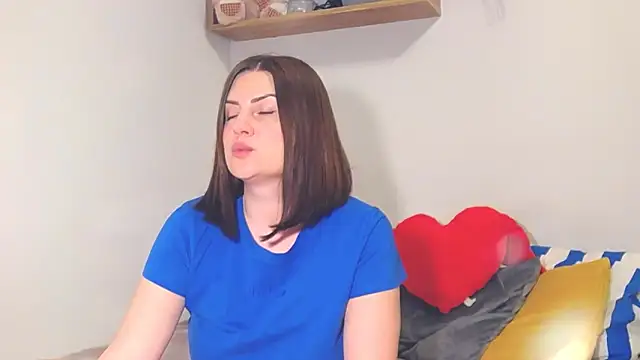 Snapshot of alisenties chatting on 02-16-25, 06:10 alisenties online show from 02-16-25, 06:10
