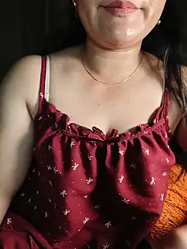 Snapshot of Nganquynh_2k2 chatting on 07-13-26, 01:54 Nganquynh 2k2 online show from 07-13-26, 01:54