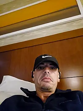 Snapshot of NEWHUNGBOY chatting on 07-17-26, 10:07 NEWHUNGBOY online show from 07-17-26, 10:07
