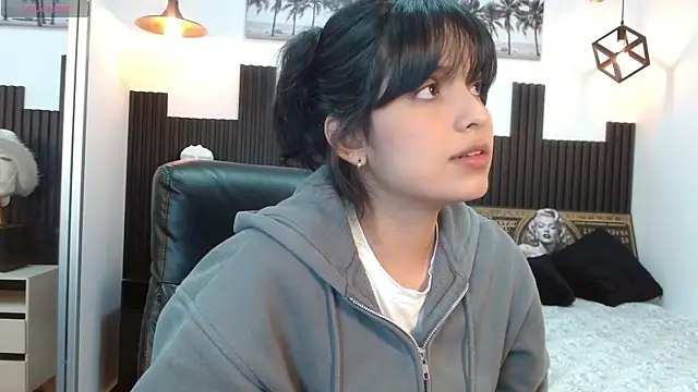 yurii petite online show from 07-15-26, 12:01