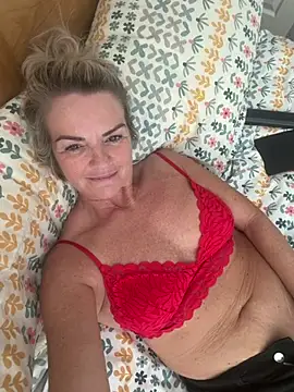 Snapshot of Holly-BlondeMILF44 chatting on 07-16-26, 02:58 Holly-BlondeMILF44 online show from 07-16-26, 02:58