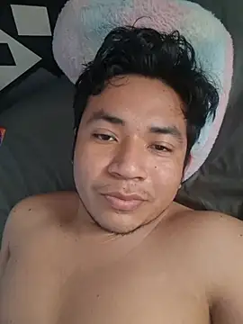 Snapshot of LaloRico07 chatting on 07-17-26, 02:58 LaloRico07 online show from 07-17-26, 02:58