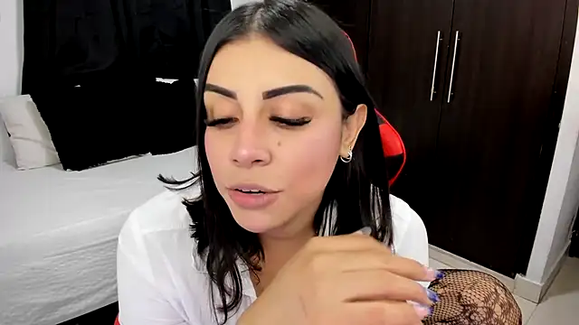 lucy007  online show from 09-24-25, 11:21