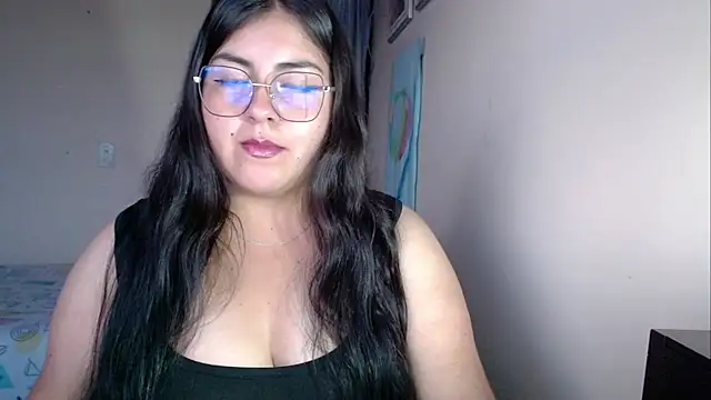 Snapshot of Alejaa_33 chatting on 07-14-26, 12:44 Alejaa 33 online show from 07-14-26, 12:44