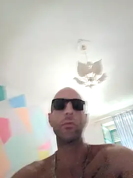 Snapshot of marco77to chatting on 08-02-26, 10:46 marco77to online show from 08-02-26, 10:46