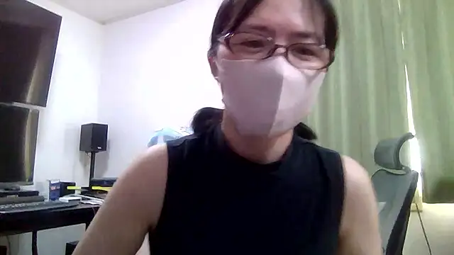 Snapshot of hinase_0030 chatting on 07-21-26, 10:44 hinase 0030 online show from 07-21-26, 10:44