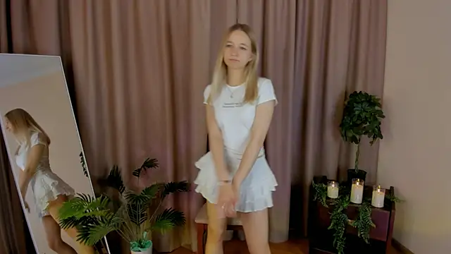 Snapshot of GirlMathExpert chatting on 07-21-26, 06:04 GirlMathExpert online show from 07-21-26, 06:04