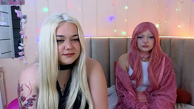 Snapshot of Mona_Dream chatting on 07-15-26, 07:04 Mona Dream online show from 07-15-26, 07:04