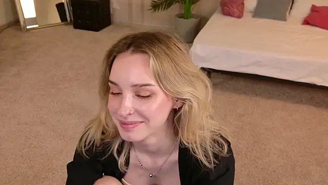 Snapshot of Eva_Mitchell chatting on 07-17-26, 02:03 Eva Mitchell online show from 07-17-26, 02:03