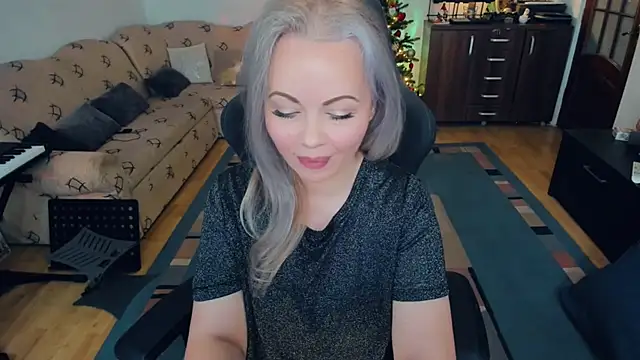 WhitneyLynn online show from 01-04-25, 07:34