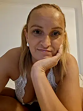 Snapshot of Asweety1 chatting on 07-17-26, 08:28 Asweety1 online show from 07-17-26, 08:28