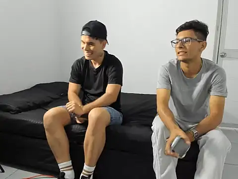 chicossexo02 online show from 07-24-26, 08:05