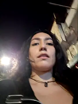 Snapshot of Evelyn_outdoors chatting on 07-22-26, 03:19 Evelyn outdoors online show from 07-22-26, 03:19
