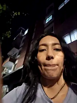 Snapshot of Evelyn_outdoors chatting on 07-16-26, 02:08 Evelyn outdoors online show from 07-16-26, 02:08