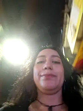 Snapshot of Evelyn_outdoors chatting on 07-20-26, 02:19 Evelyn outdoors online show from 07-20-26, 02:19