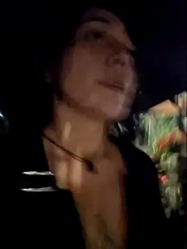 Snapshot of Evelyn_outdoors chatting on 07-21-26, 03:20 Evelyn outdoors online show from 07-21-26, 03:20