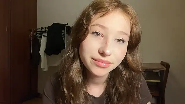 Snapshot of LizaQueens chatting on 07-24-26, 05:31 LizaQueens online show from 07-24-26, 05:31