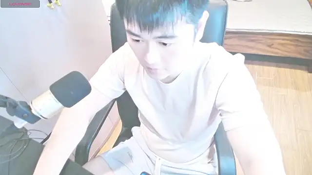 xiaoxiao-666 online show from 08-02-26, 04:37