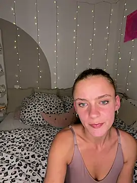 Snapshot of Stella_Rosee chatting on 07-18-26, 08:39 Stella Rosee online show from 07-18-26, 08:39