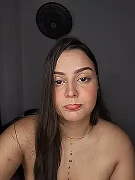 Snapshot of Emma_Rose__ chatting on 07-16-26, 02:41 Emma Rose online show from 07-16-26, 02:41