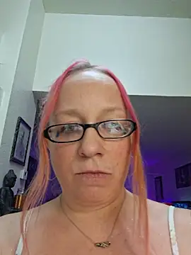 Snapshot of XxMs_StarzxX chatting on 06-23-26, 01:14 XxMs StarzxX online show from 06-23-26, 01:14