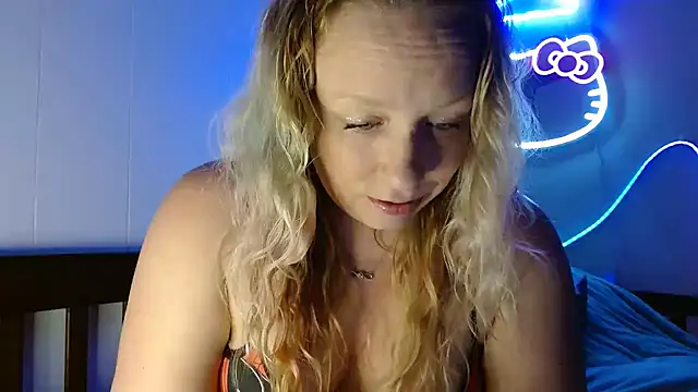 Snapshot of XxMs_StarzxX chatting on 03-07-25, 02:46 XxMs StarzxX online show from 03-07-25, 02:46