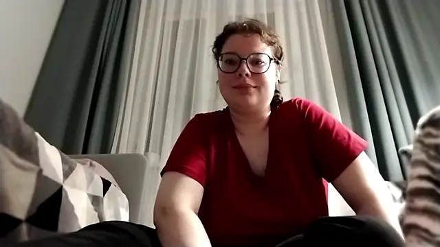 Snapshot of MulaVixen chatting on 07-20-26, 06:43 MulaVixen online show from 07-20-26, 06:43
