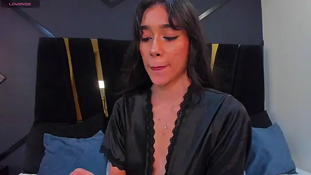Snapshot of angelic_seraphine chatting on 07-18-26, 05:27 angelic seraphine online show from 07-18-26, 05:27