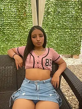 EstrellaGlow Pink online show from 07-17-26, 06:16