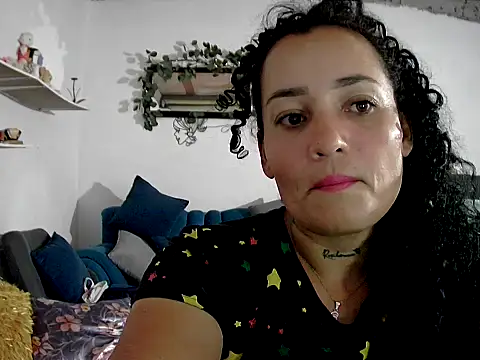 Snapshot of Vanezasexy chatting on 07-17-26, 01:47 Vanezasexy online show from 07-17-26, 01:47