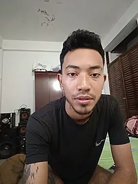 Snapshot of Mitchfranco chatting on 07-17-26, 06:54 Mitchfranco online show from 07-17-26, 06:54