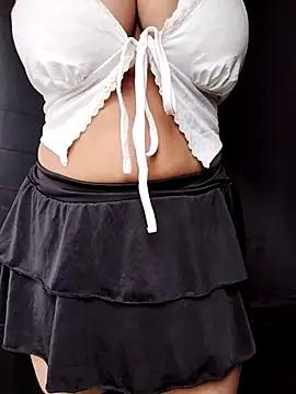 Snapshot of horny-sneha chatting on 07-17-26, 10:56 horny-sneha online show from 07-17-26, 10:56