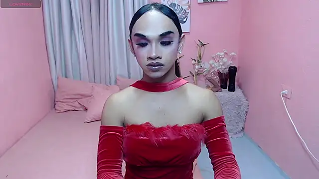 Snapshot of VivienneLuxe chatting on 07-20-26, 08:22 VivienneLuxe online show from 07-20-26, 08:22