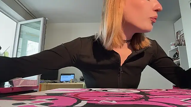 AnastaciaUltsch online show from 07-20-26, 10:39